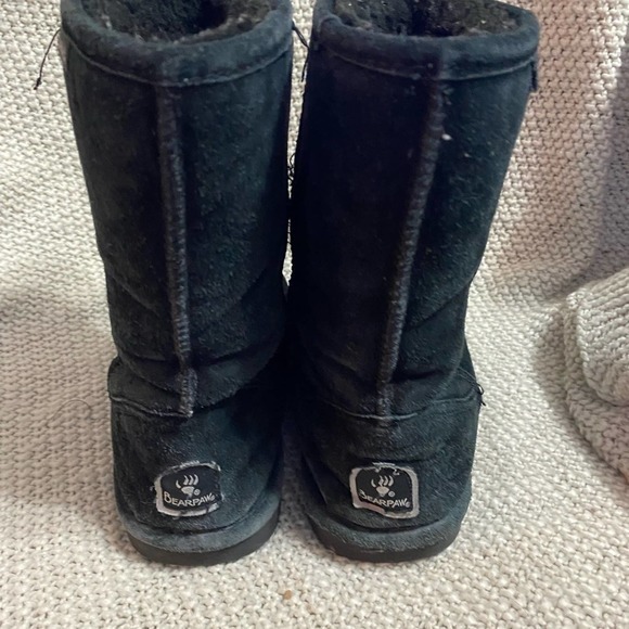 BearPaw Boots, Size 8 - Picture 6 of 8